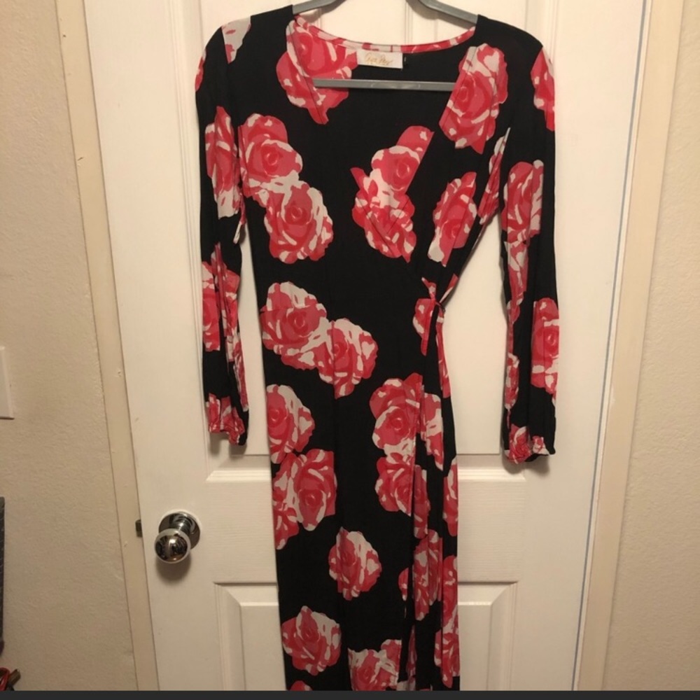 Ava Sky Dress Marley Red Roses Wrap Dress